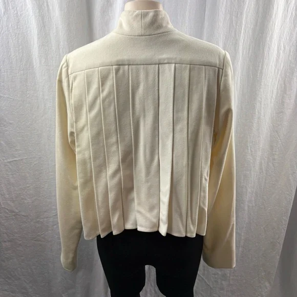 Kimberley Ovitz Cream Sophisticated Suit Jacket with Pleated Back 10 - Picture 2 of 10